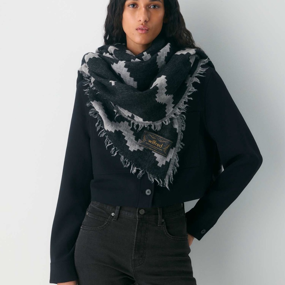 Aritzia Wilfred Scandi Wool Blanket Scarf